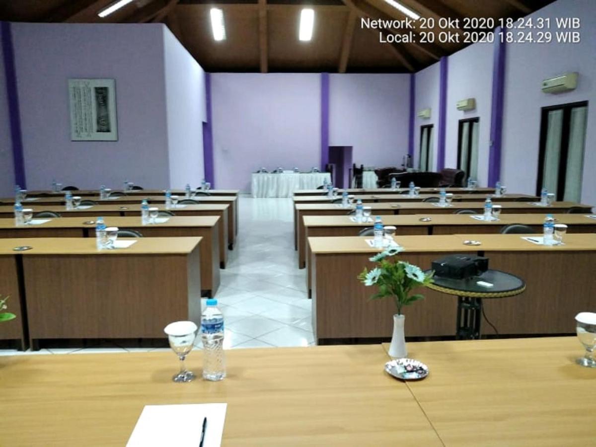 Hotel Signature Mandala Kencana Cianjur Ngoại thất bức ảnh